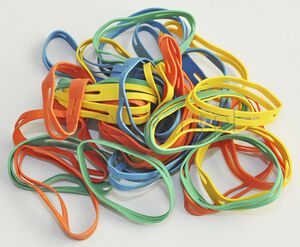 Q-Connect Gumki krzyżowe  0,1kg, średnica 50mm, mix kolorów