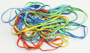Q-Connect Gumki krzyżowe 0,1kg, średnica 100mm, mix kolorów